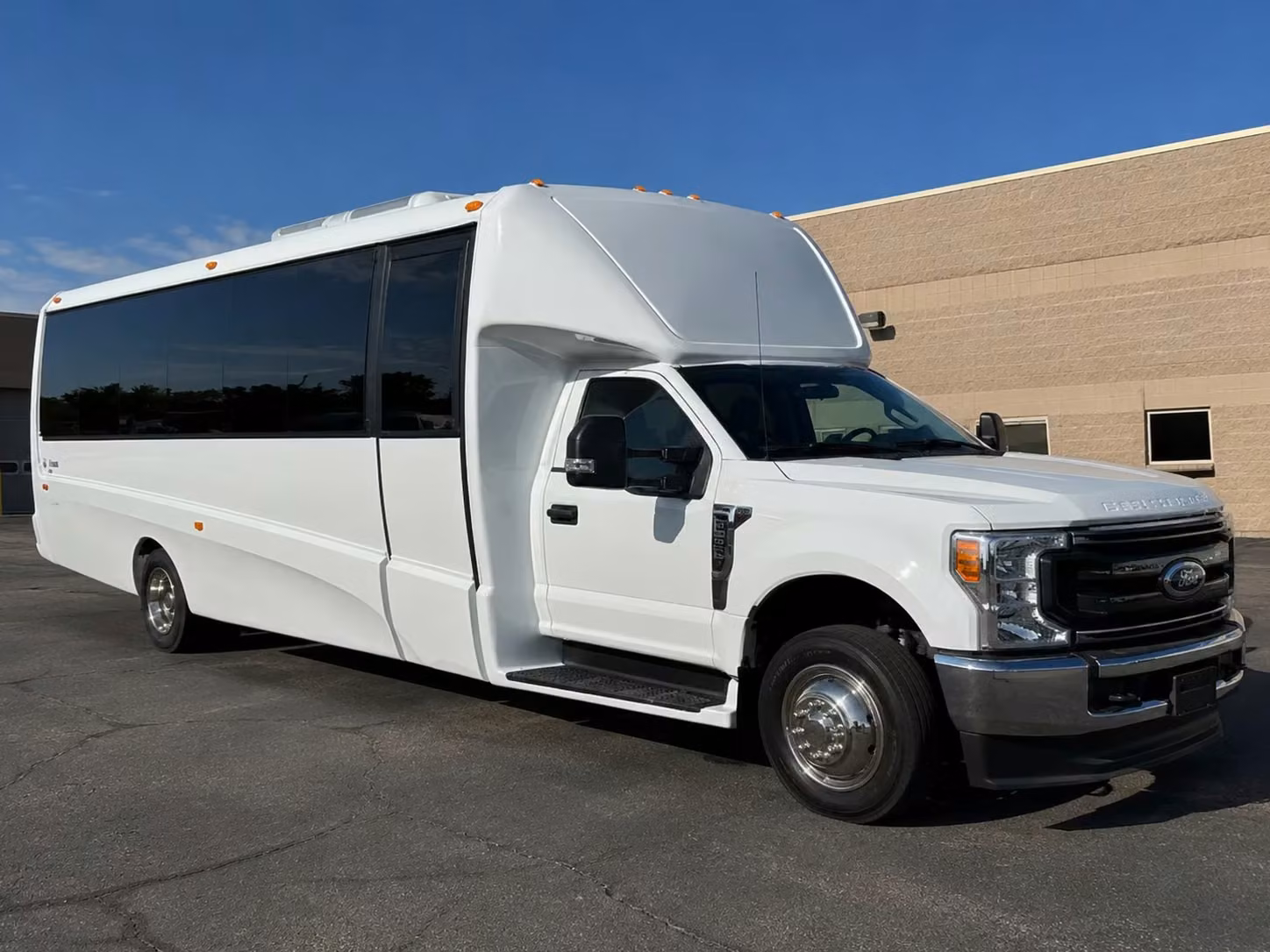 15 passenger minibus