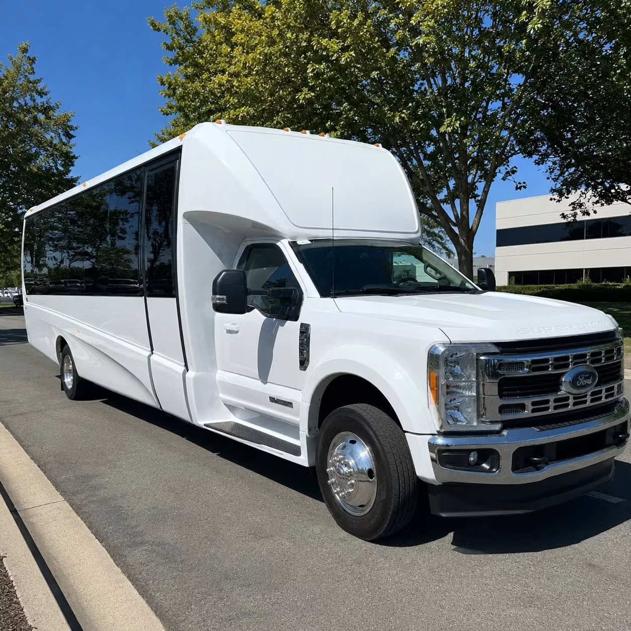 porterville 20 passenger minibus rental