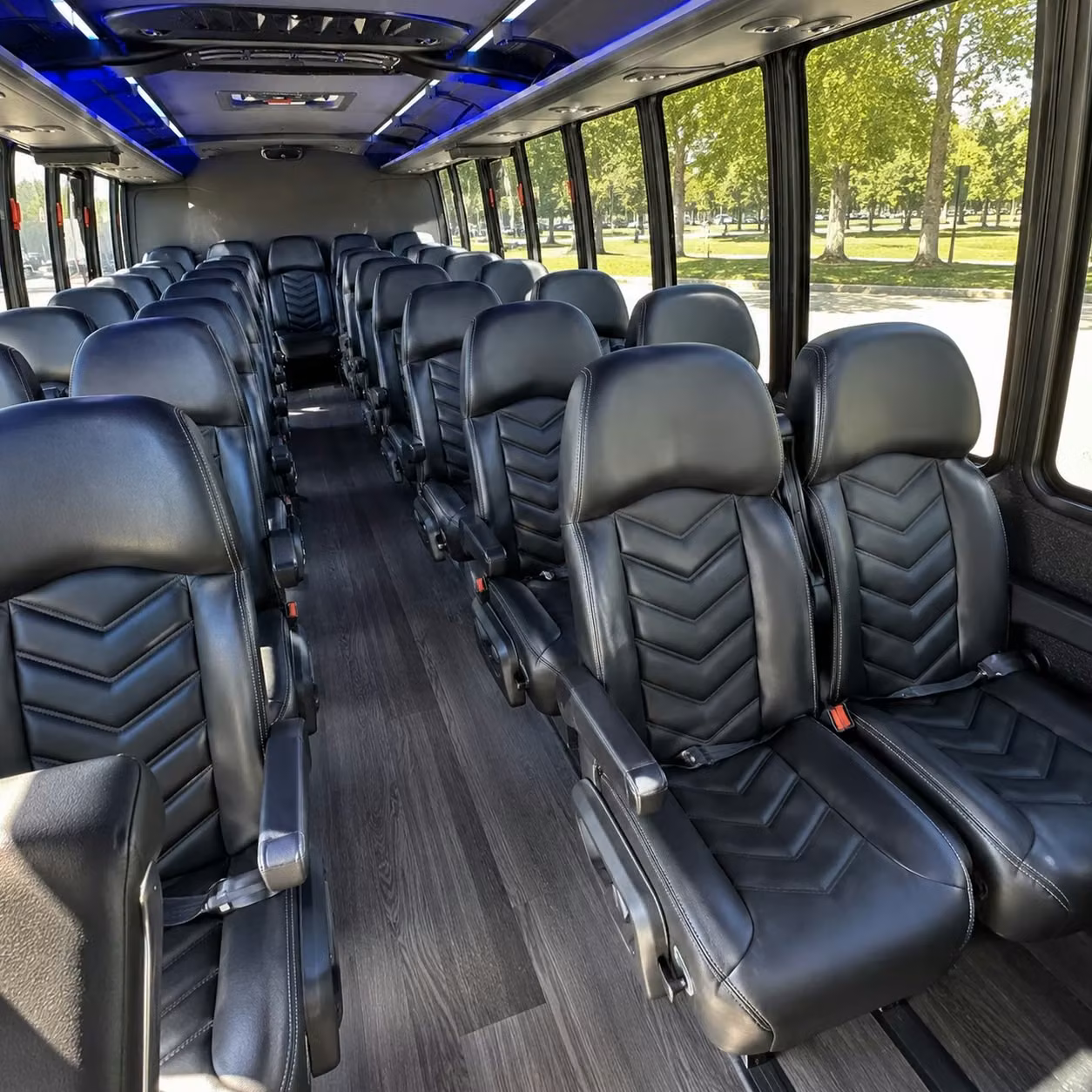 porterville 25 passenger minibus rental